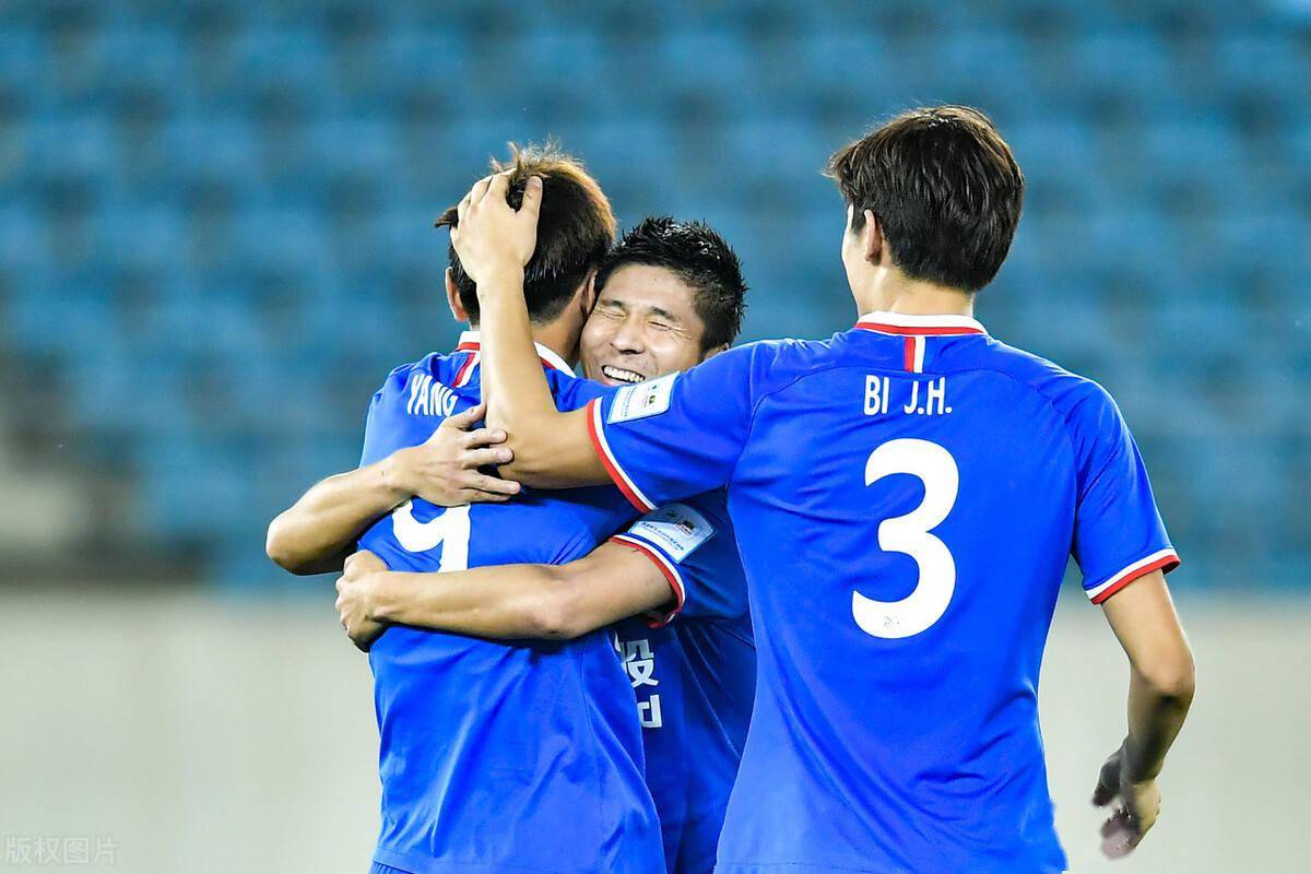 3377app_
张功救主钱杰给失点 广州富力点球大战5(图8)