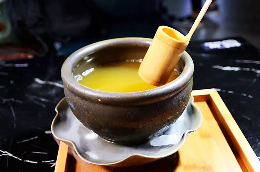 中甲第12轮:长春亚泰两连胜领跑冲超组,保级组四队同积2分_3377体育(图2) 3377官网