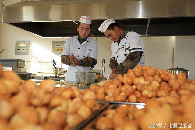 【中甲之星】大帝出征 川足雄起—2020中甲球队之四川优必选~:3377app(图1)
【中甲之星】大帝出征 川足雄起—2020中甲球队之四川优必选~:3377app(图1)